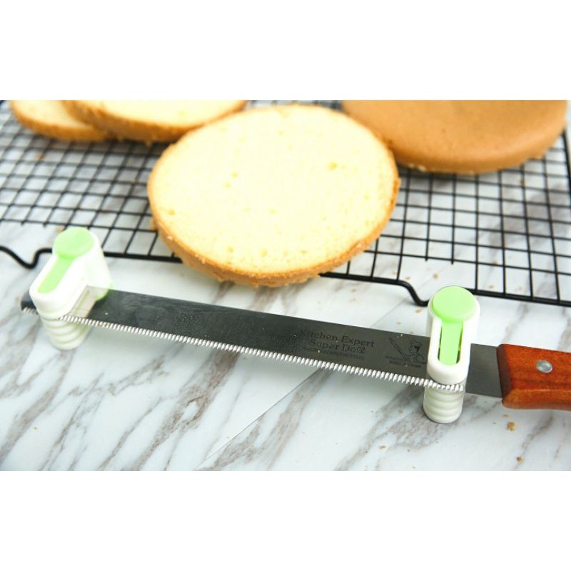 W2B3 2PCS Knife Splitter Bread Slicer Cake Plastic Durable