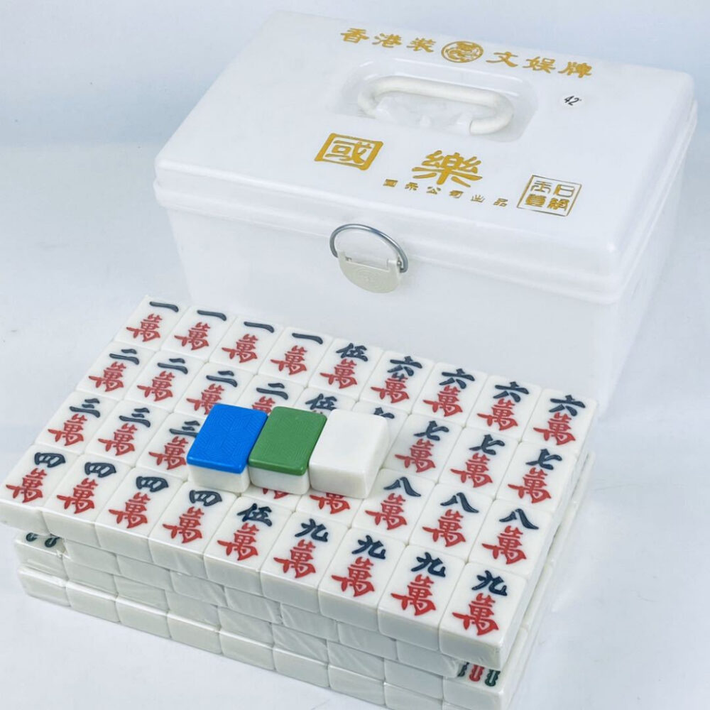 4cm  and sold first-class products 4cm crystal jade jade household hand rubbing mahjong tiles white box ma