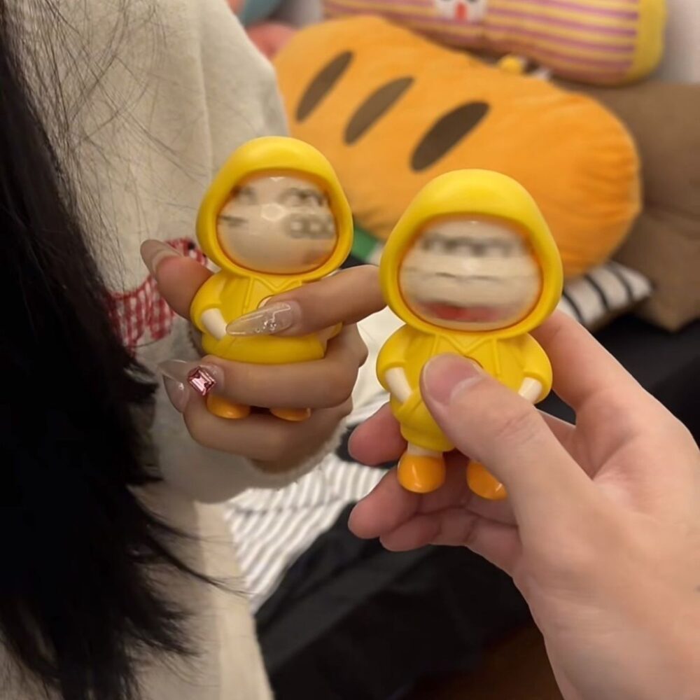Crayon Shin Chan Keychain Creative Face Changing Keyring Funny Toy Surprise Gift Children's Day - Image 2